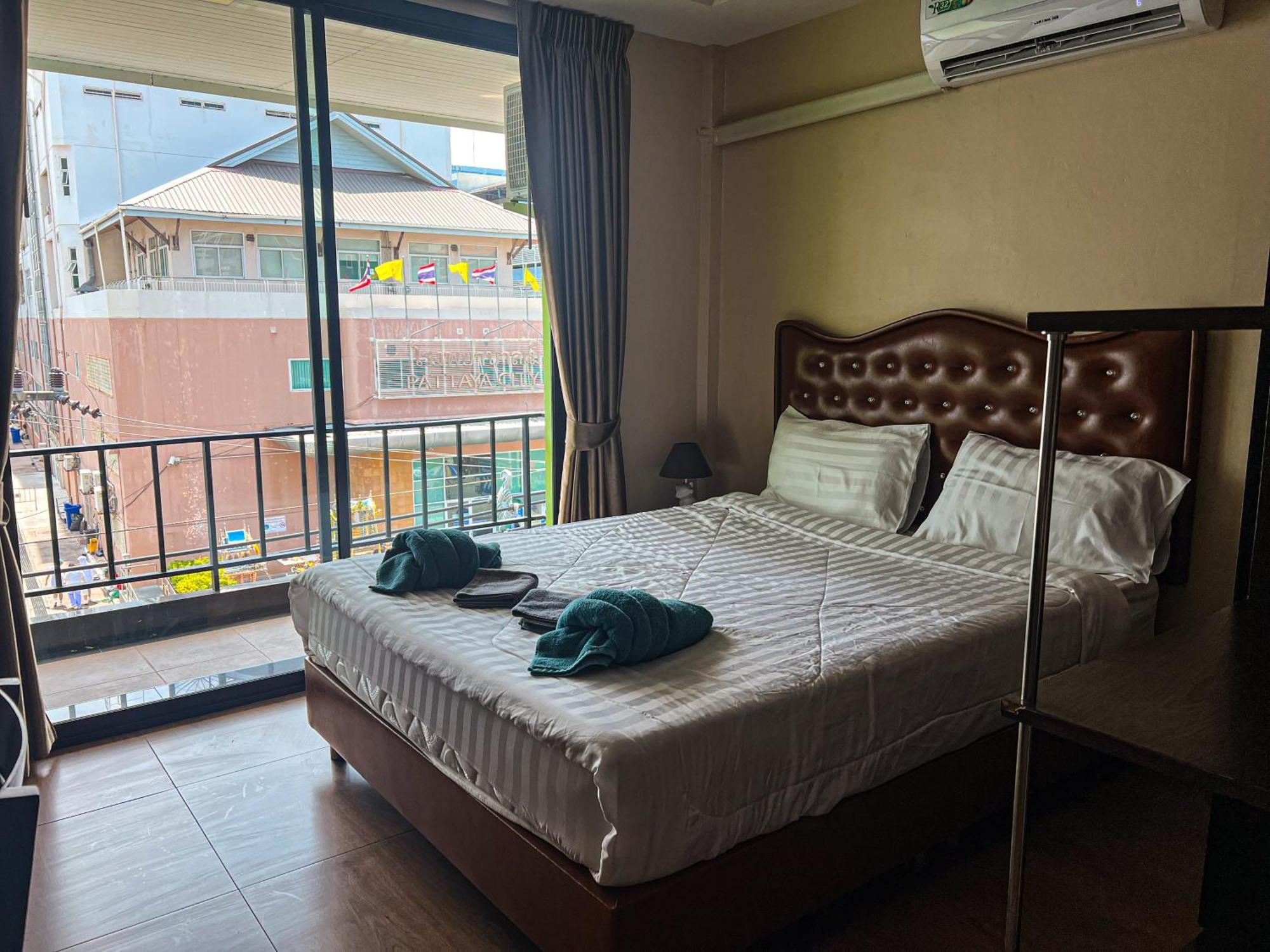 Smyrna Apartment Pattaya ภายนอก รูปภาพ